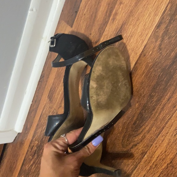 Black heels - Picture 3 of 3